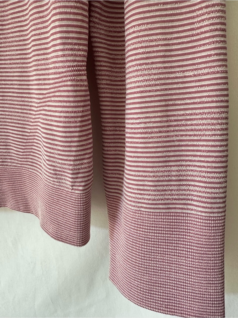 Like New Lululemon Swiftly Long Sleeve Size 10 - Picture 5 of 6